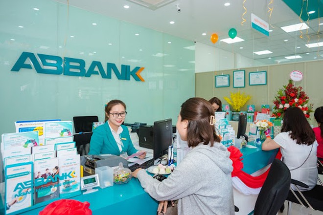 Ngân hàng Nhà nước chấp thuận tăng vốn điều lệ cho ABBank và LPB